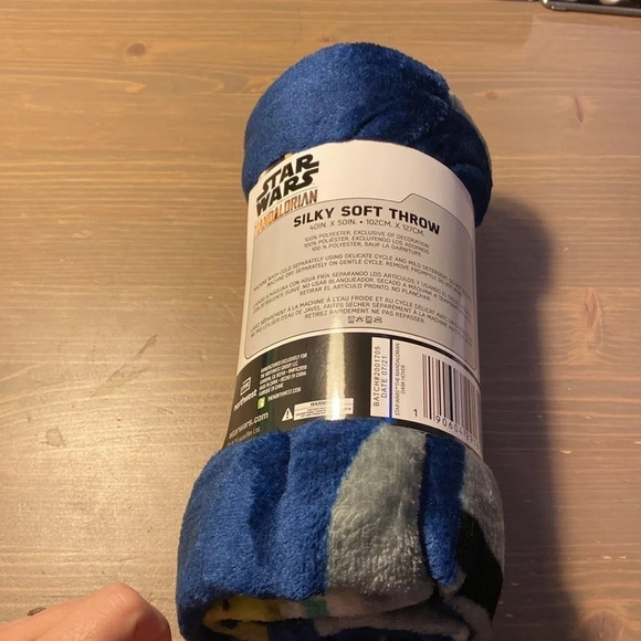 Disney Star Wars The Mandalorian throw blanket​ - Picture 4 of 5